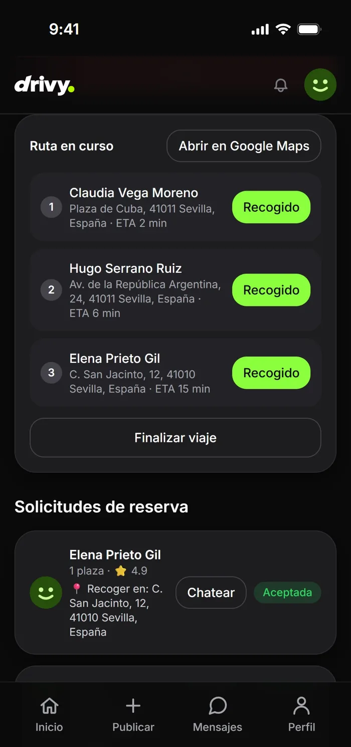 Ruta en curso: tres pasajeros en orden de recogida, con el tiempo hasta cada uno y el botón de abrir en Google Maps